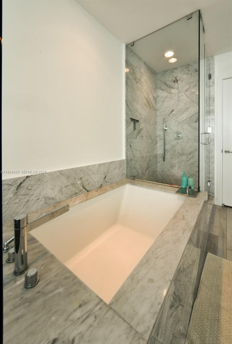 480 NE 31st St # 3404, Miami FL 33137 — 9