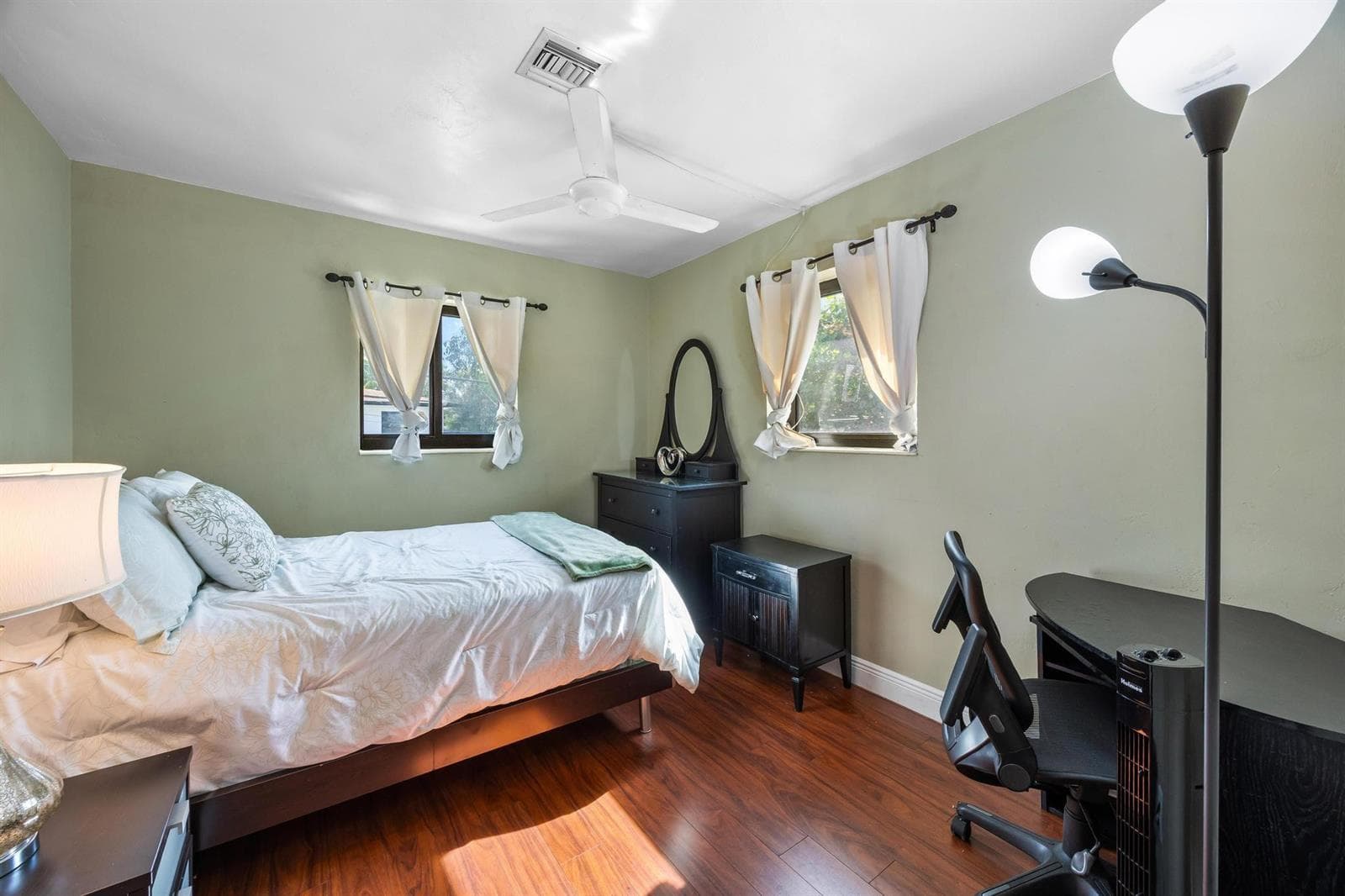 20335 NE 13th Court, Miami FL 33179 — 13