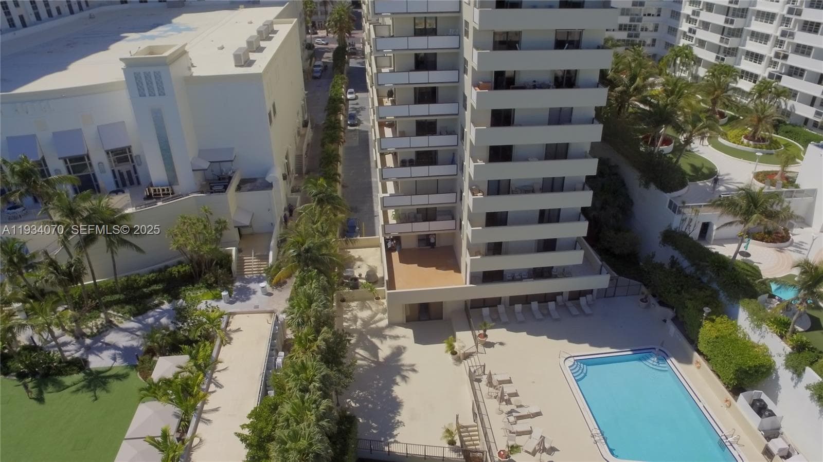 1623 Collins Ave # 218, Miami Beach FL 33139 — 16