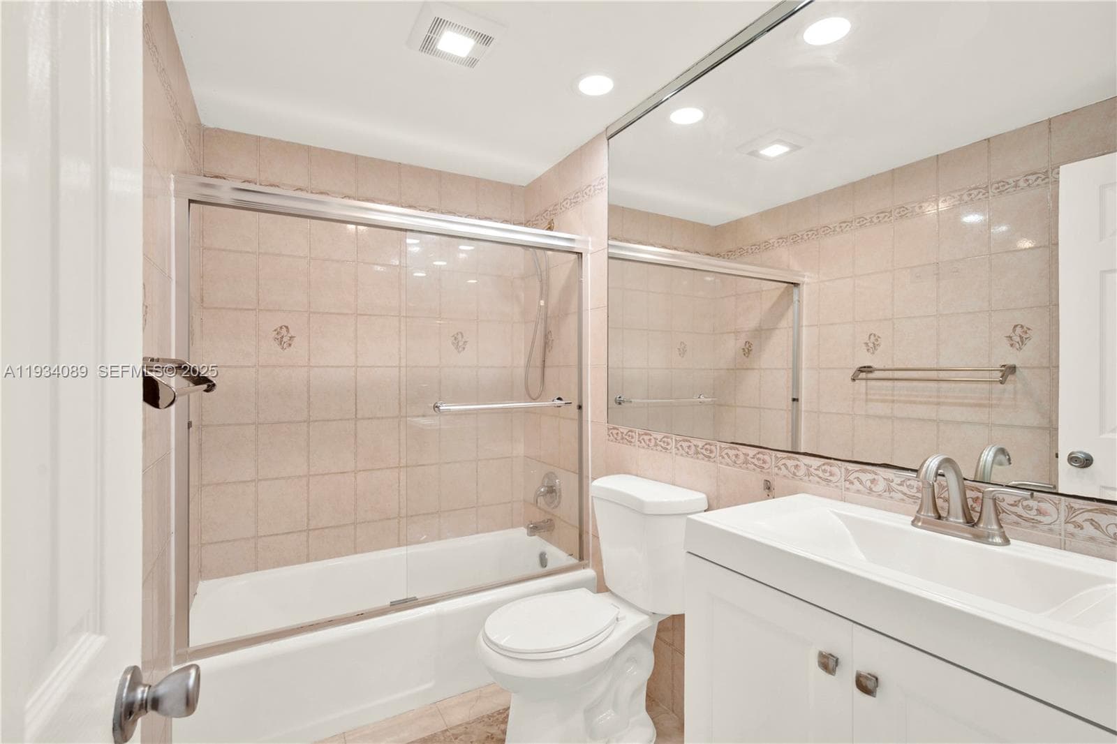 400 Kings Point Dr # 1604, Sunny Isles Beach FL 33160 — 16
