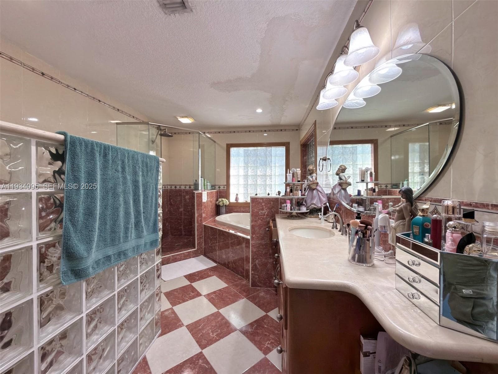 2711 SW 117th Ct, Miami FL 33175 — 17