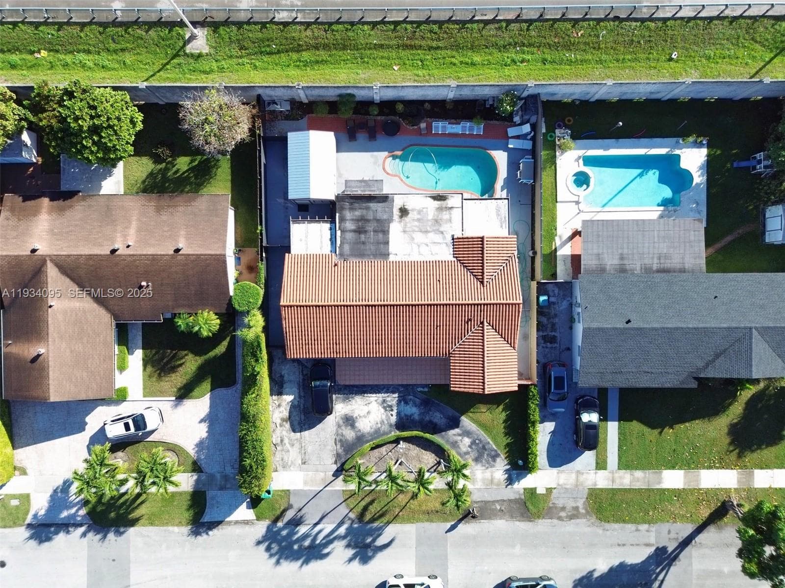 2711 SW 117th Ct, Miami FL 33175 — 3