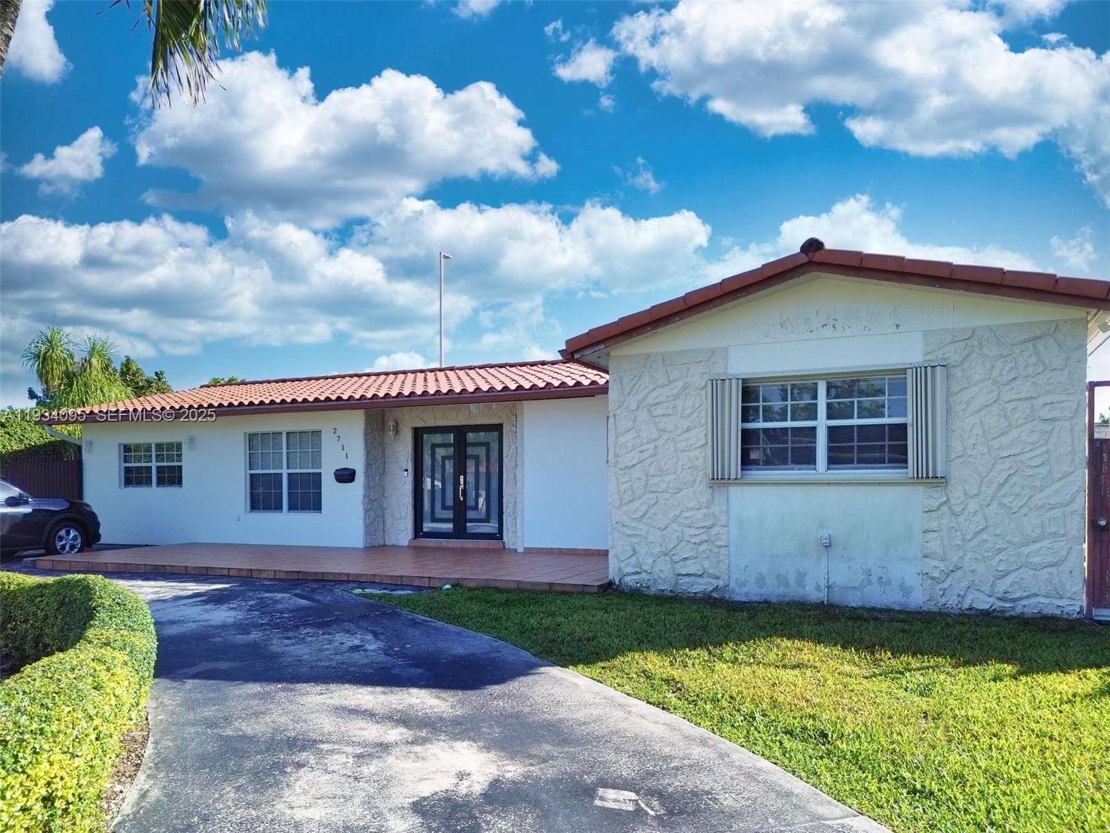 2711 SW 117th Ct, Miami FL 33175 — 1
