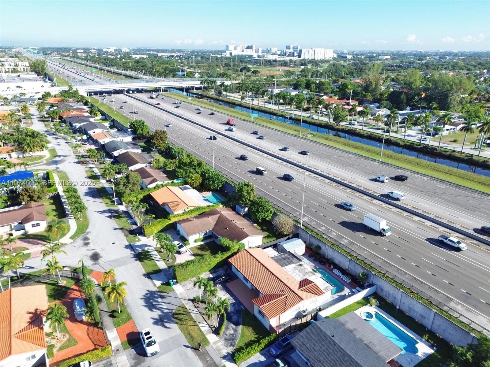 2711 SW 117th Ct, Miami FL 33175 — 5