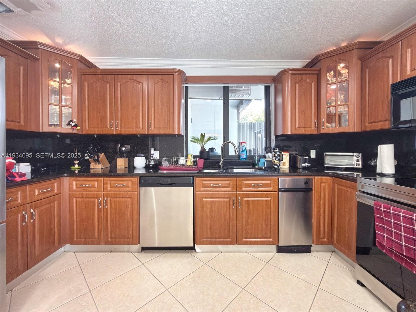 2711 SW 117th Ct, Miami FL 33175 — 14