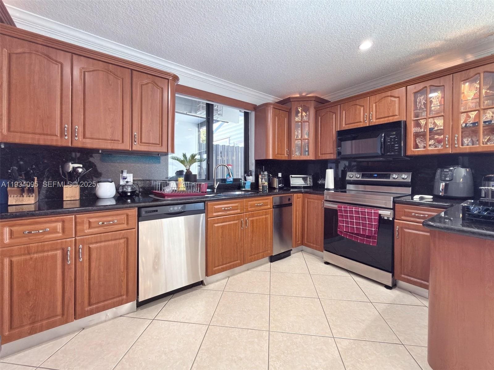 2711 SW 117th Ct, Miami FL 33175 — 15