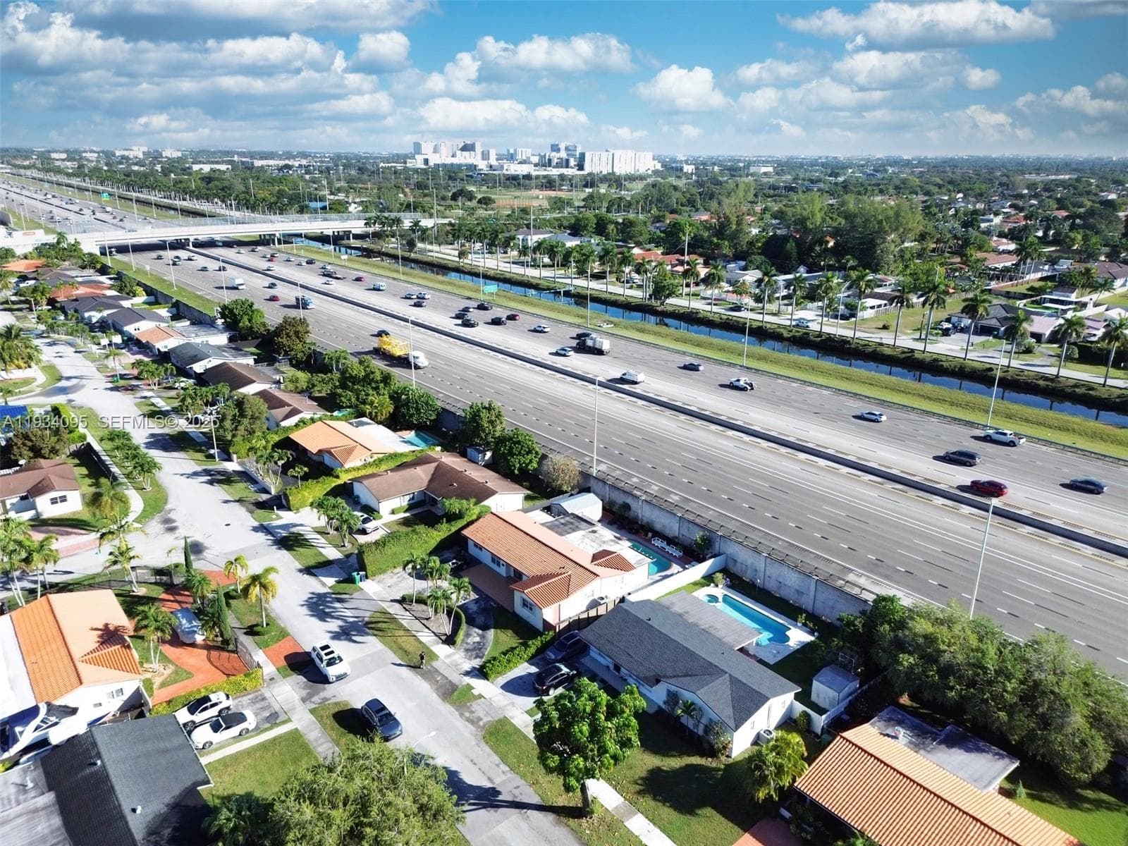 2711 SW 117th Ct, Miami FL 33175 — 4