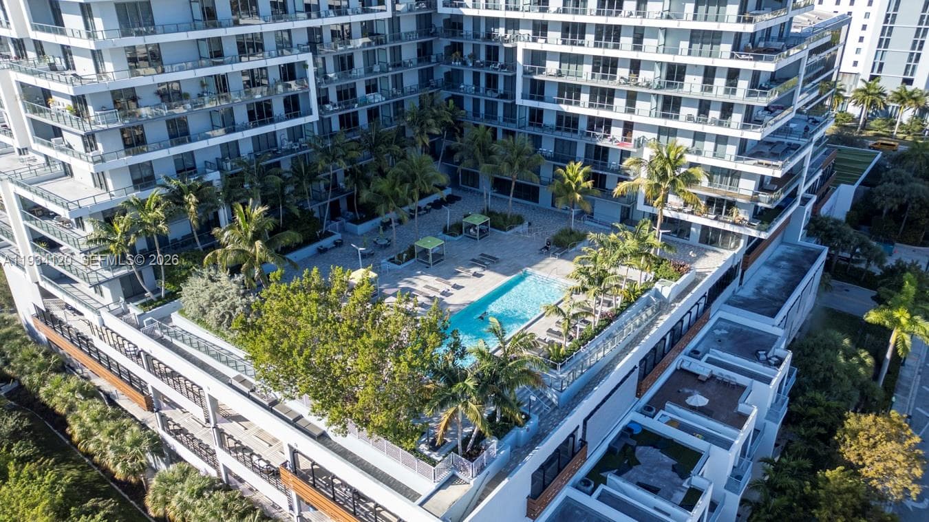 2960 NE 207 St # 810, Aventura FL 33180 — 28