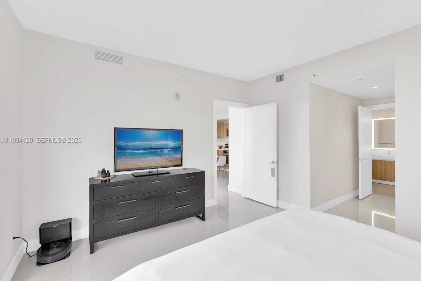 2960 NE 207 St # 810, Aventura FL 33180 — 10