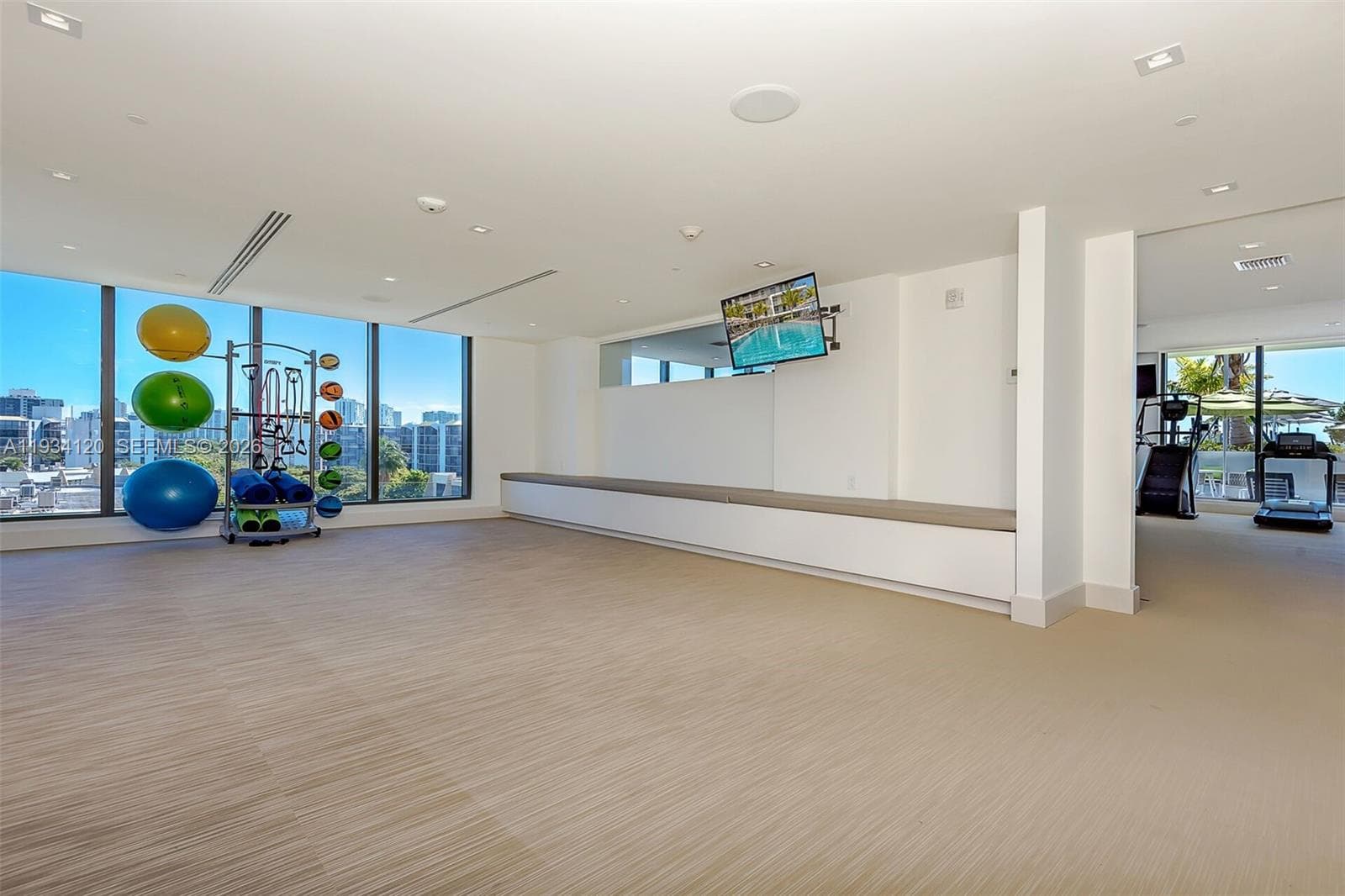 2960 NE 207 St # 810, Aventura FL 33180 — 39