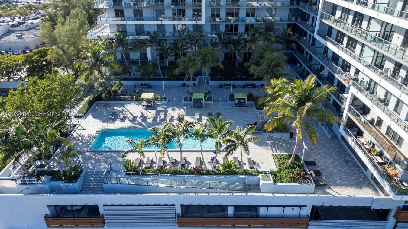 2960 NE 207 St # 810, Aventura FL 33180 — 29