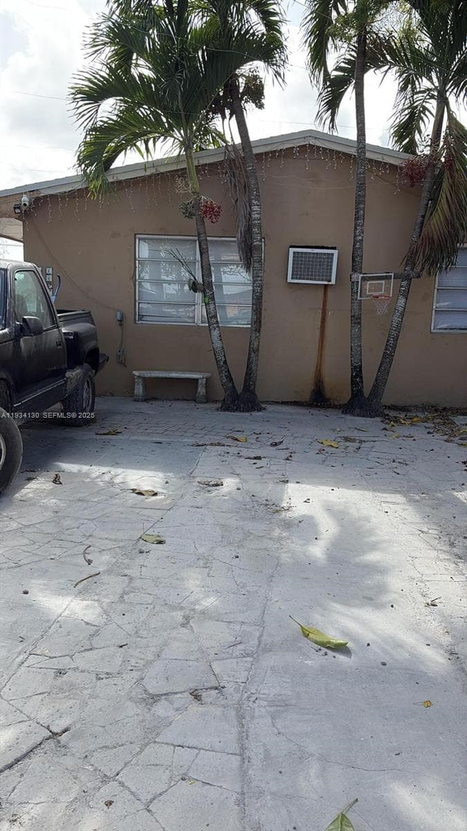 1160 NW 9th St, Homestead FL 33030 — 4