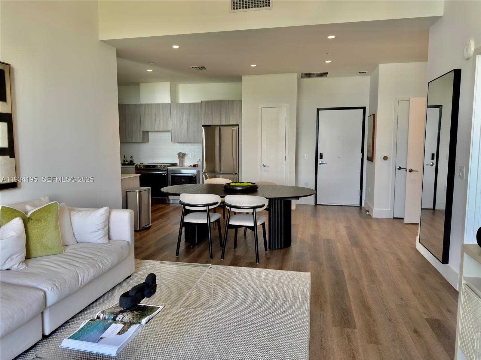 2800 SW 27th Terrace # 0211, Miami FL 33133 — 2