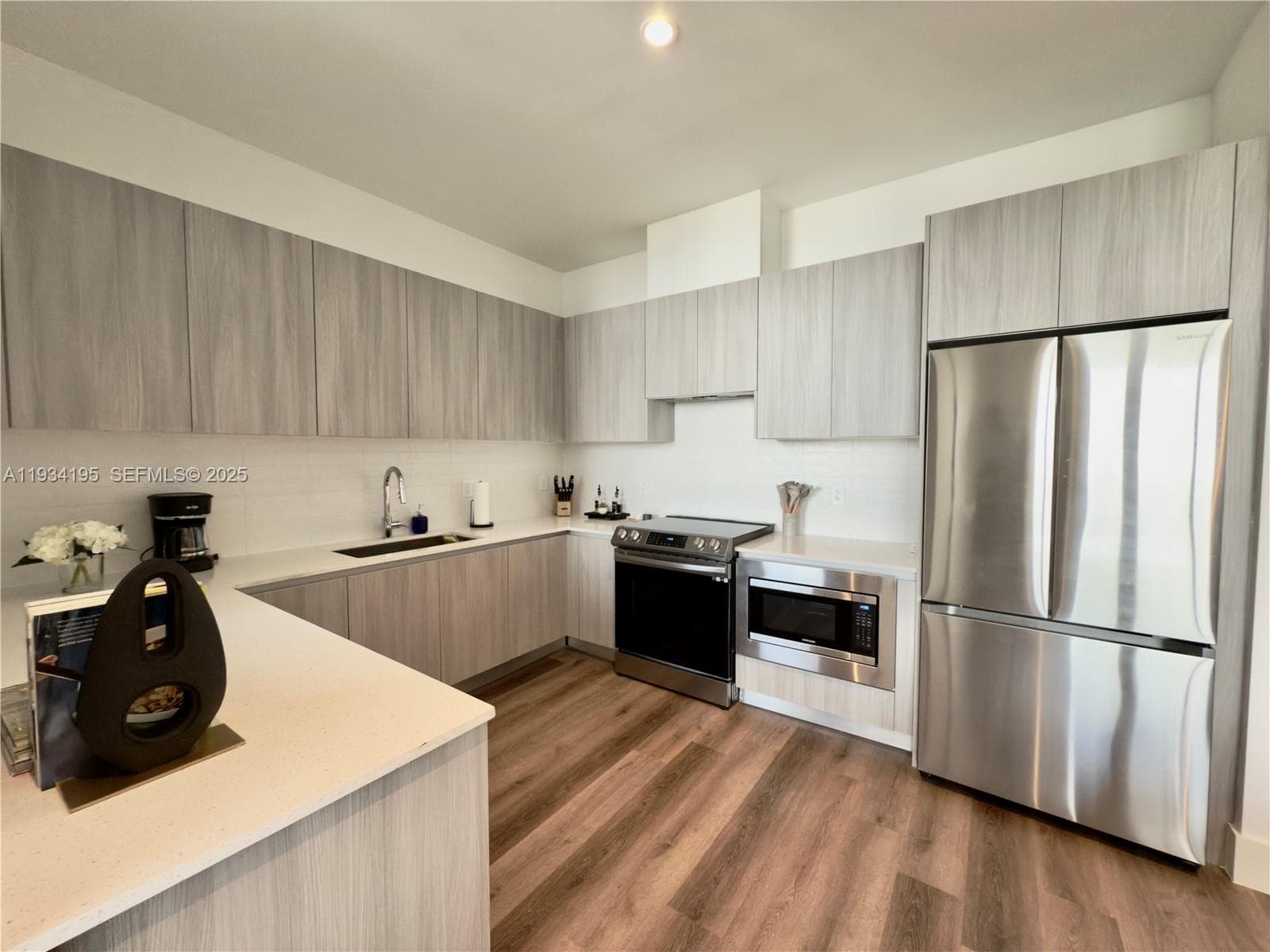 2800 SW 27th Terrace # 0211, Miami FL 33133 — 3