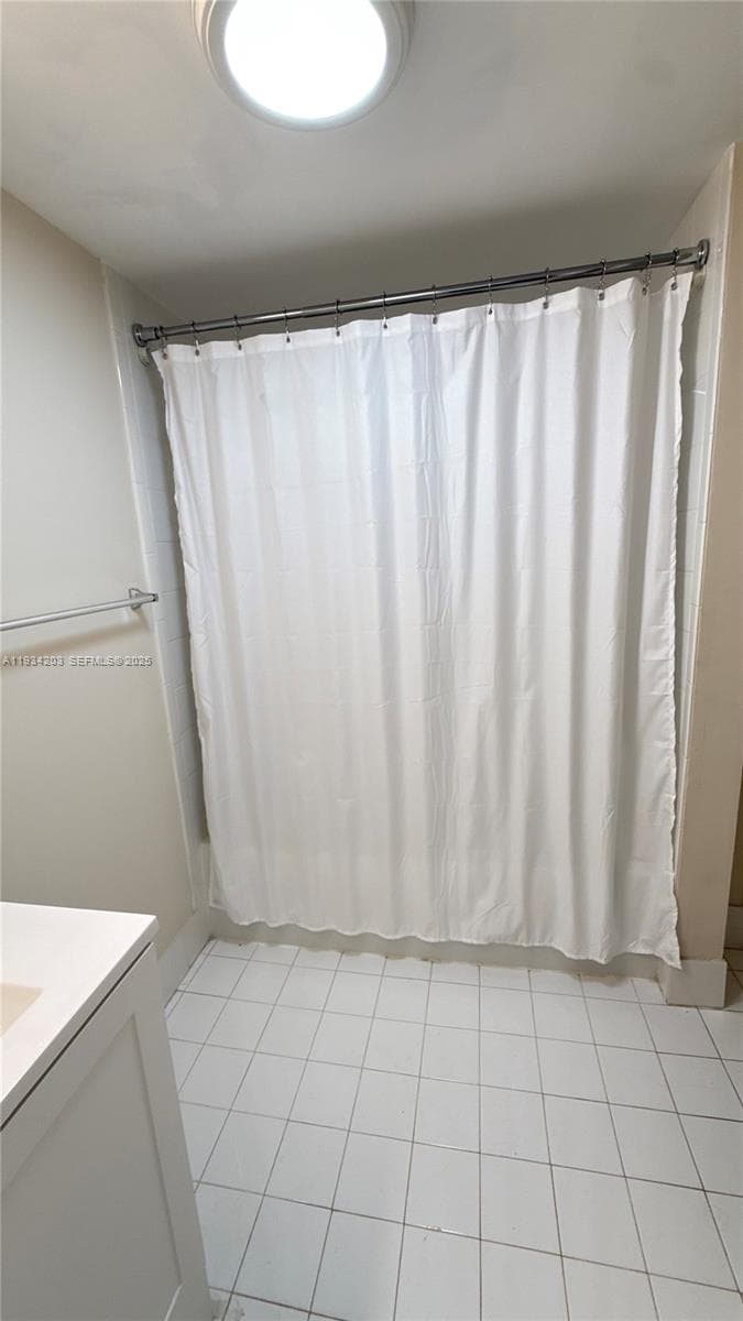 2935 NE 163rd St # 3P, North Miami Beach FL 33160 — 23