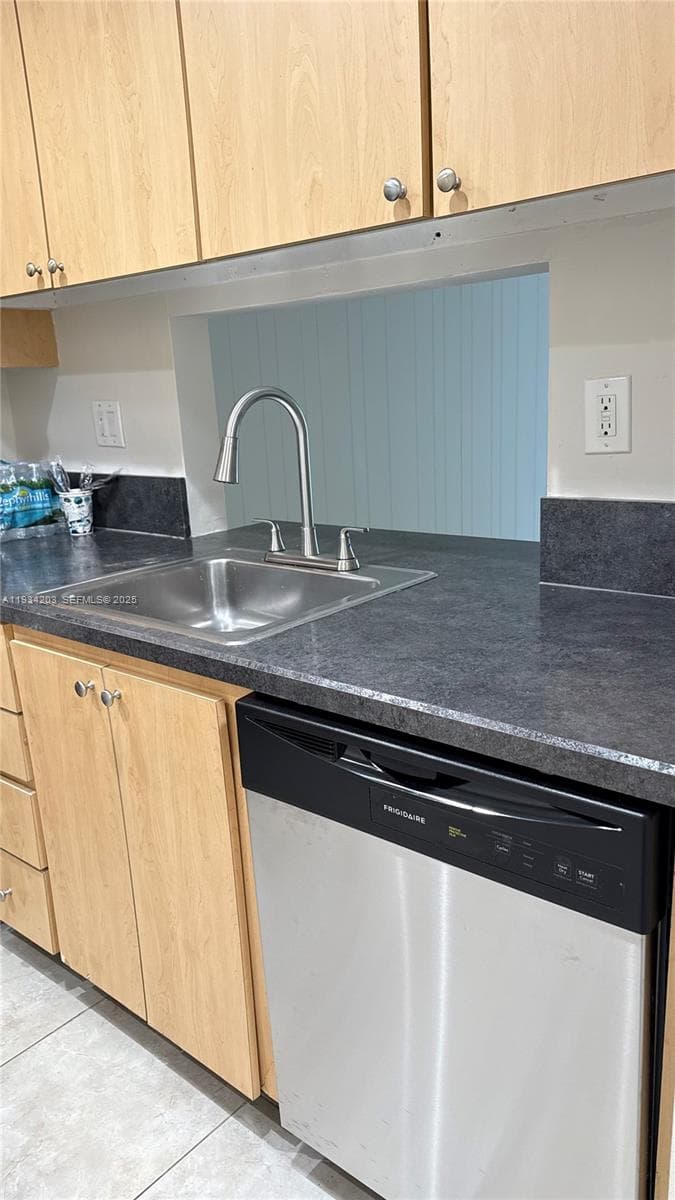 2935 NE 163rd St # 3P, North Miami Beach FL 33160 — 13
