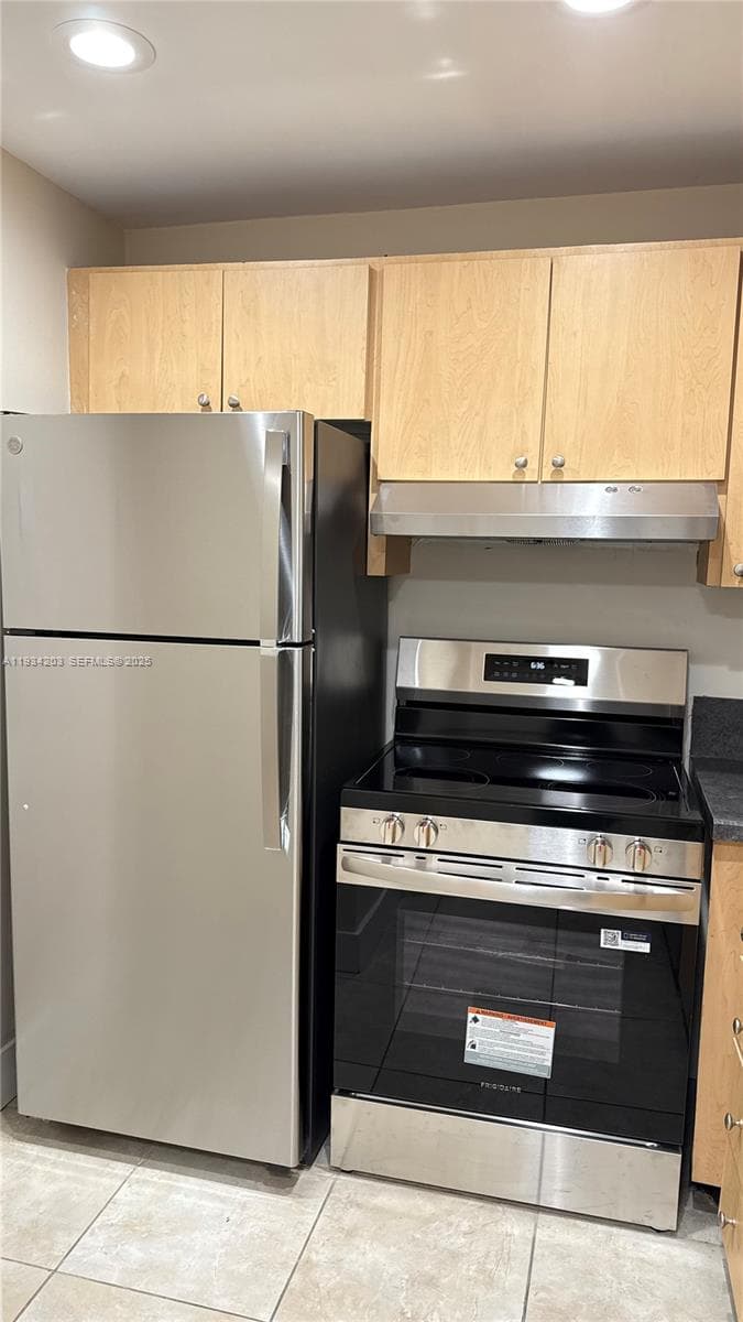 2935 NE 163rd St # 3P, North Miami Beach FL 33160 — 12