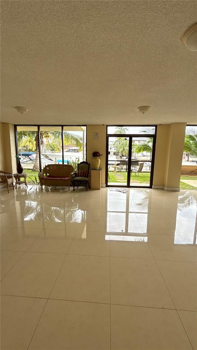 2935 NE 163rd St # 3P, North Miami Beach FL 33160 — 32
