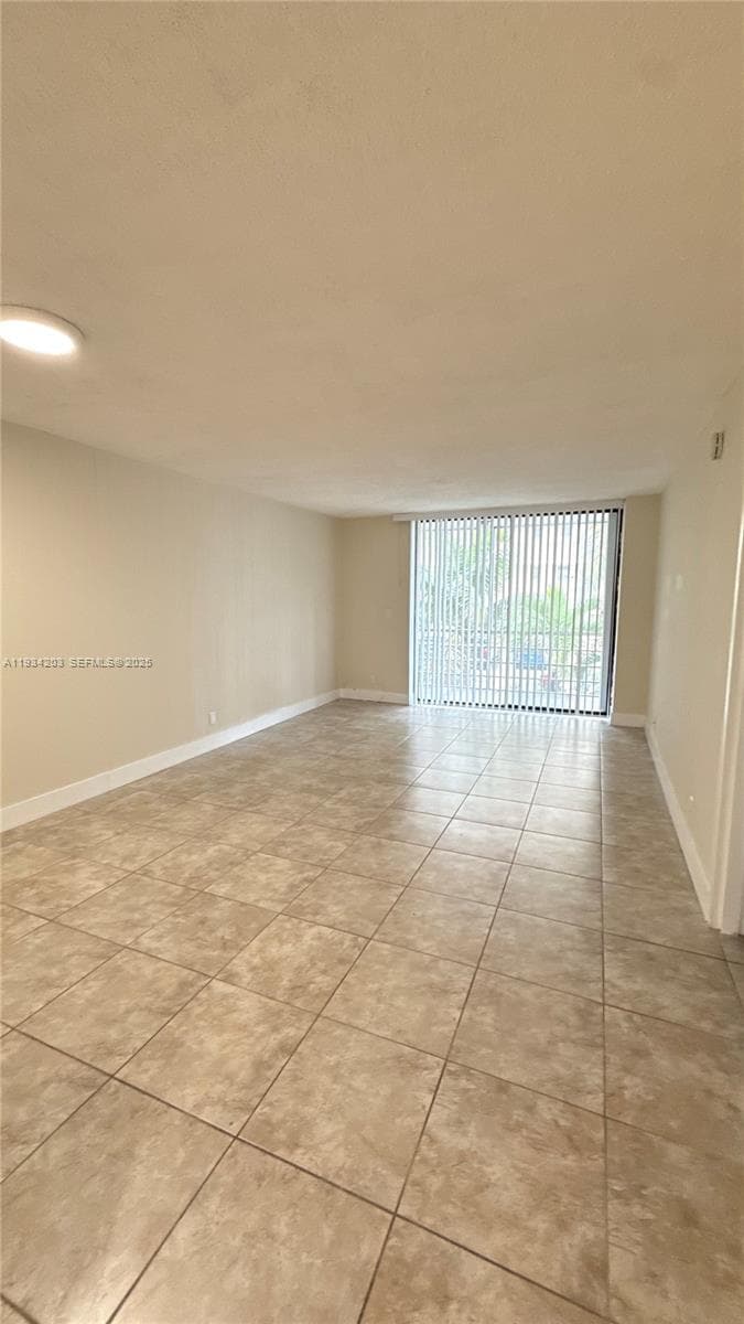 2935 NE 163rd St # 3P, North Miami Beach FL 33160 — 9