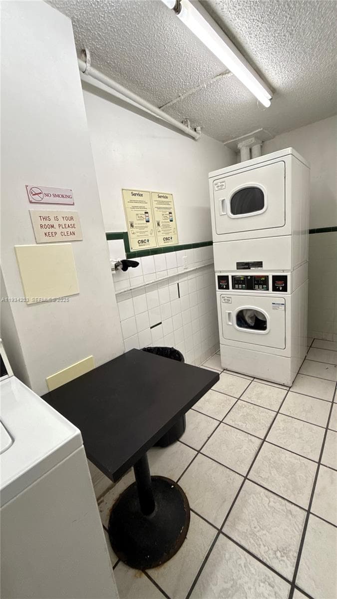 2935 NE 163rd St # 3P, North Miami Beach FL 33160 — 30