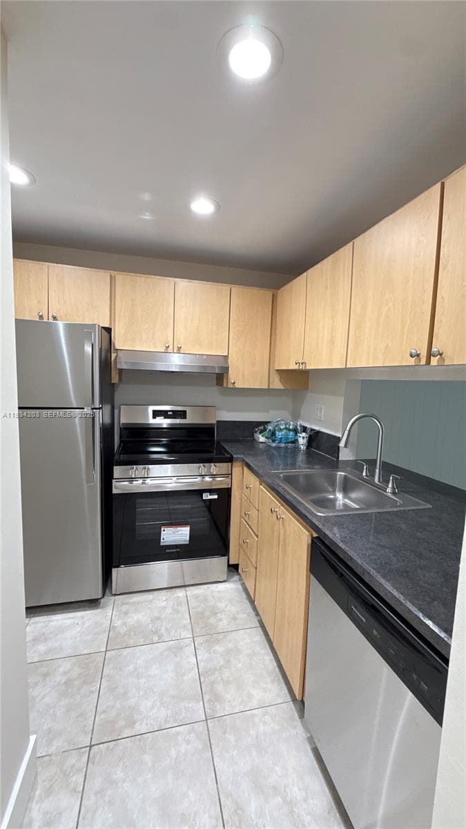 2935 NE 163rd St # 3P, North Miami Beach FL 33160 — 11