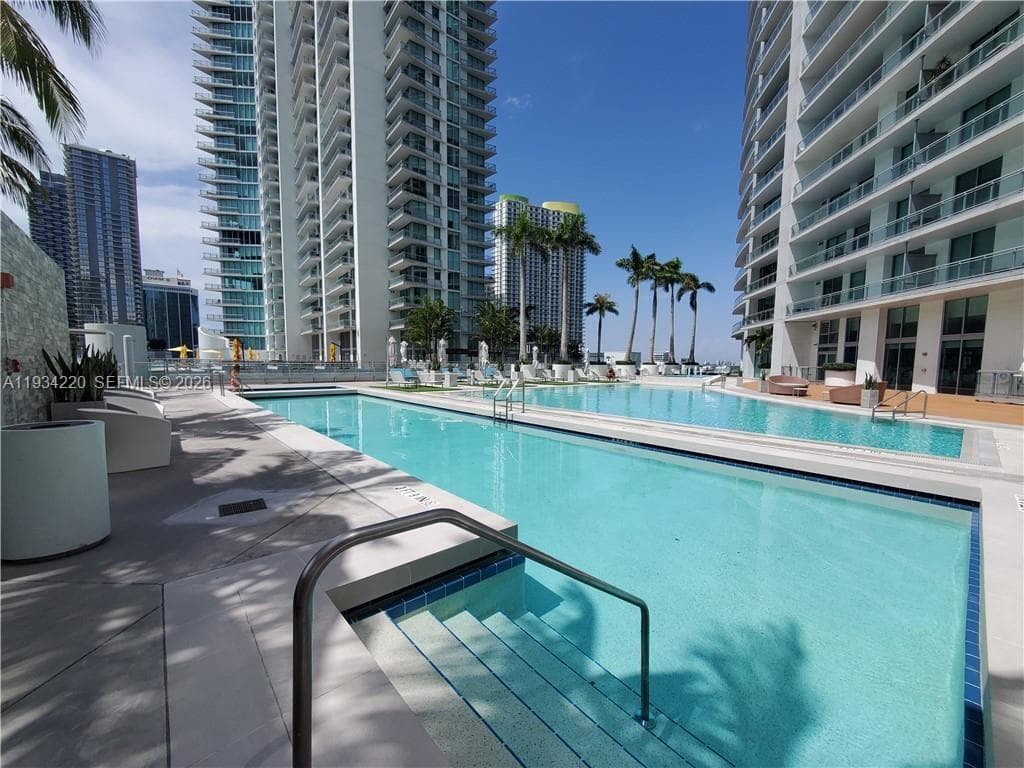 90 SW 3rd St # 2109, Miami FL 33130 — 27