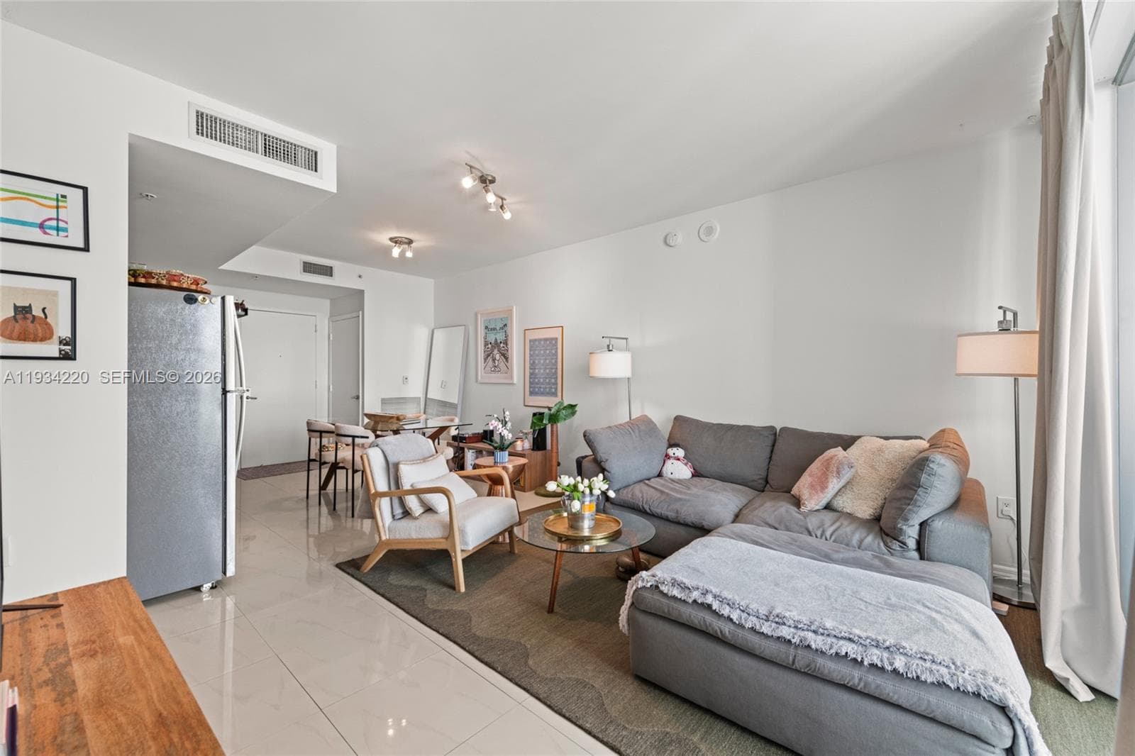 90 SW 3rd St # 2109, Miami FL 33130 — 17
