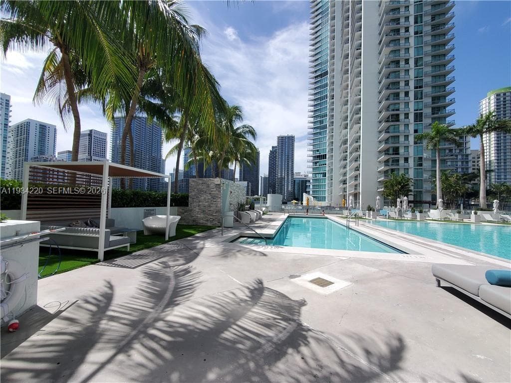 90 SW 3rd St # 2109, Miami FL 33130 — 28