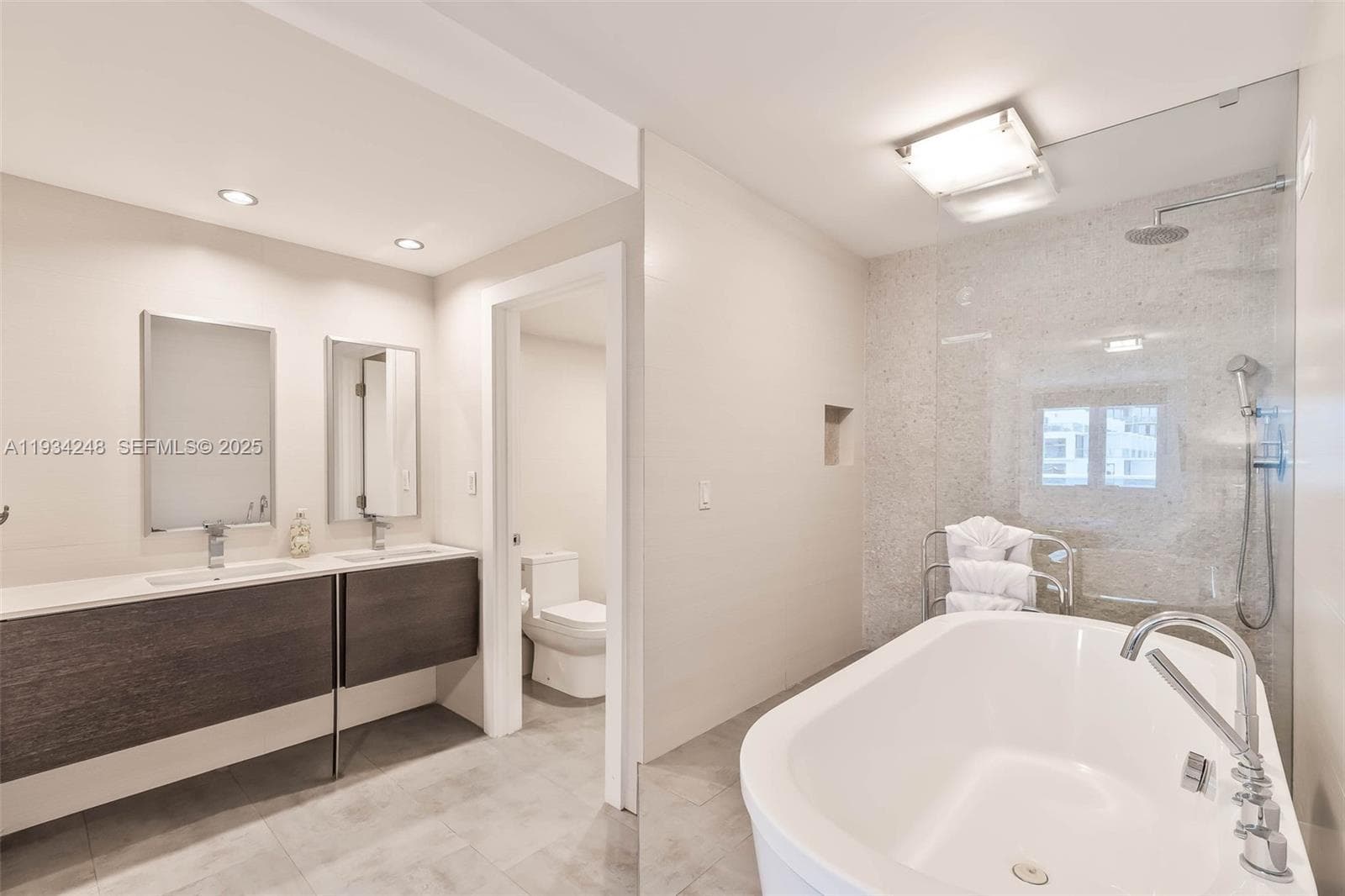 2301 Collins Ave # 507, Miami Beach FL 33139 — 17