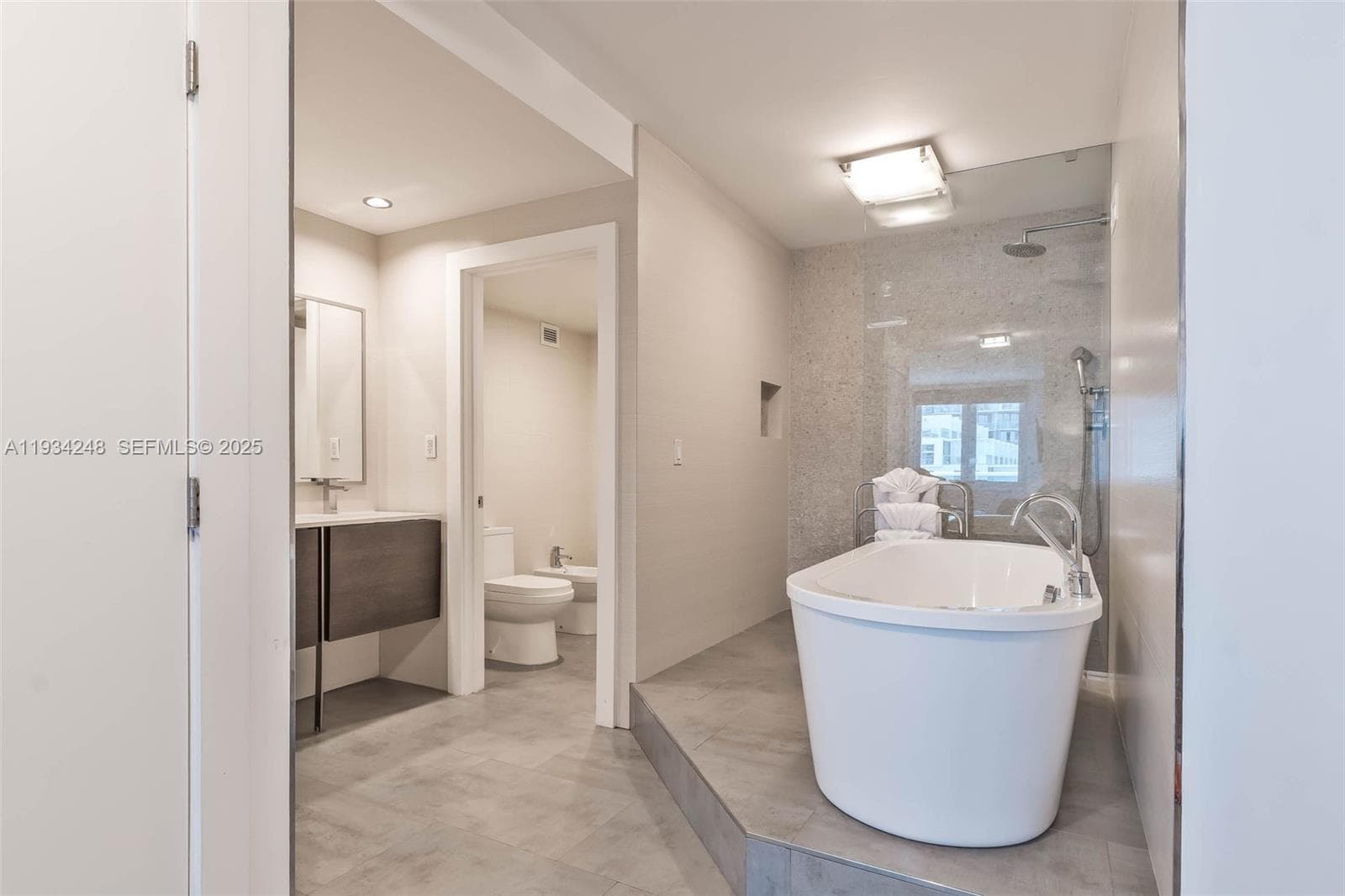 2301 Collins Ave # 507, Miami Beach FL 33139 — 16