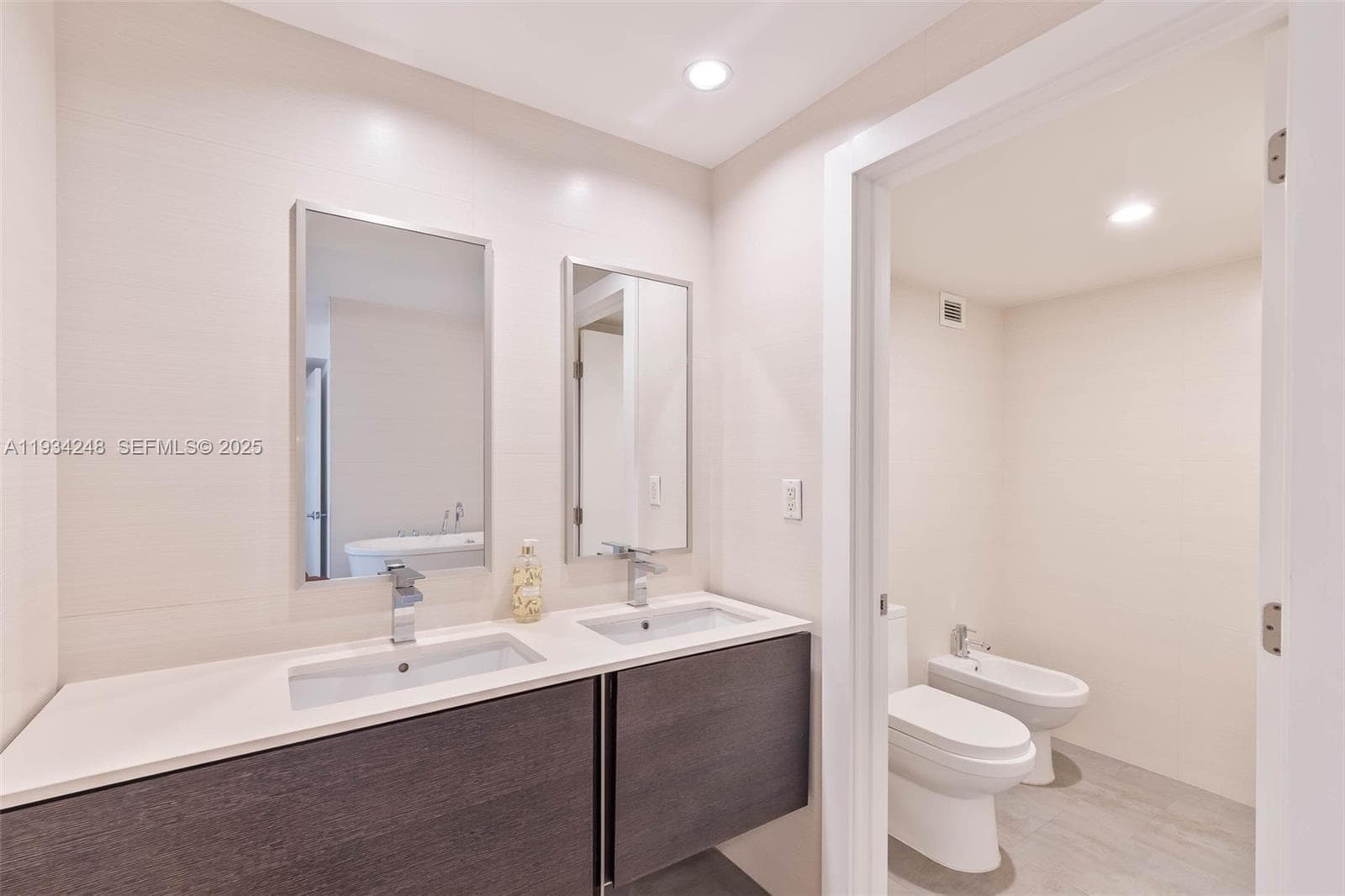 2301 Collins Ave # 507, Miami Beach FL 33139 — 18
