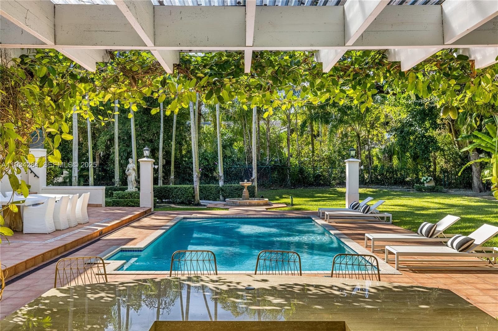 8000 Los Pinos Blvd, Coral Gables FL 33143 — 46