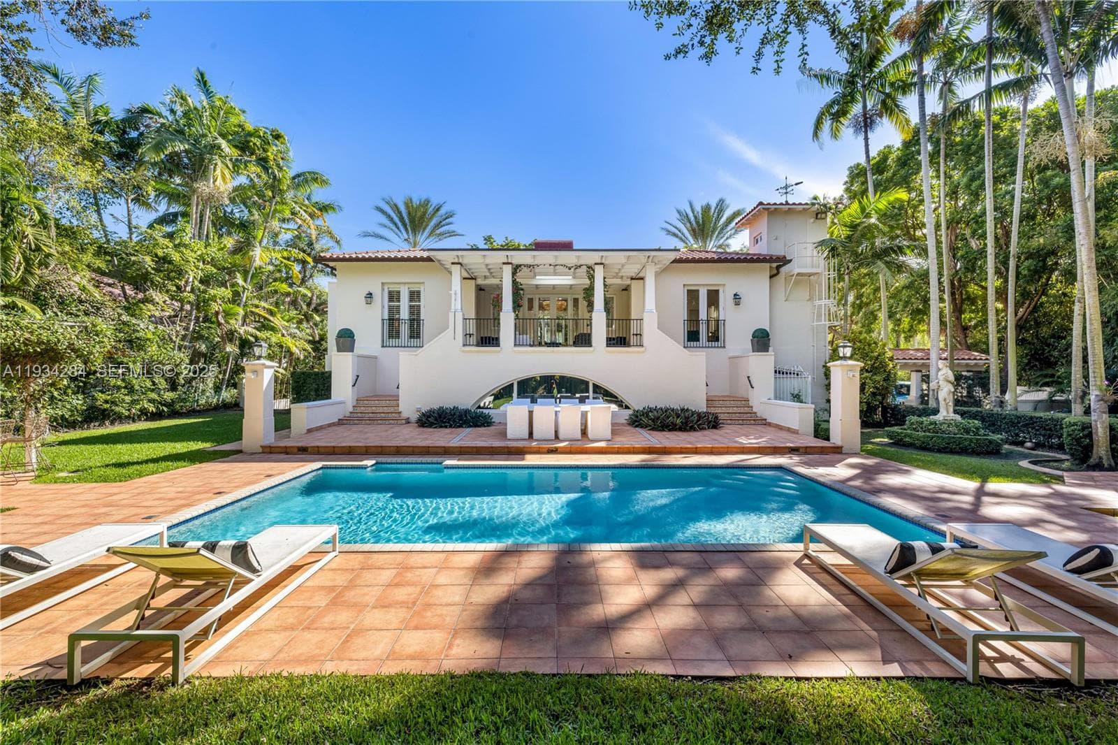 8000 Los Pinos Blvd, Coral Gables FL 33143 — 1