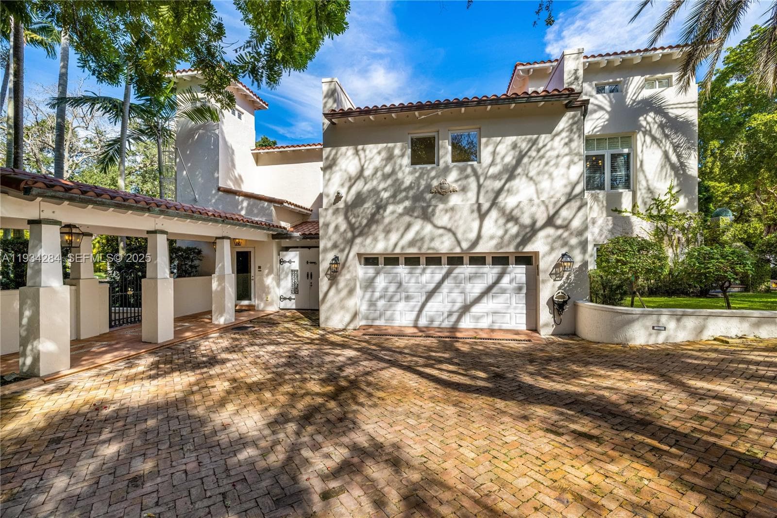 8000 Los Pinos Blvd, Coral Gables FL 33143 — 38