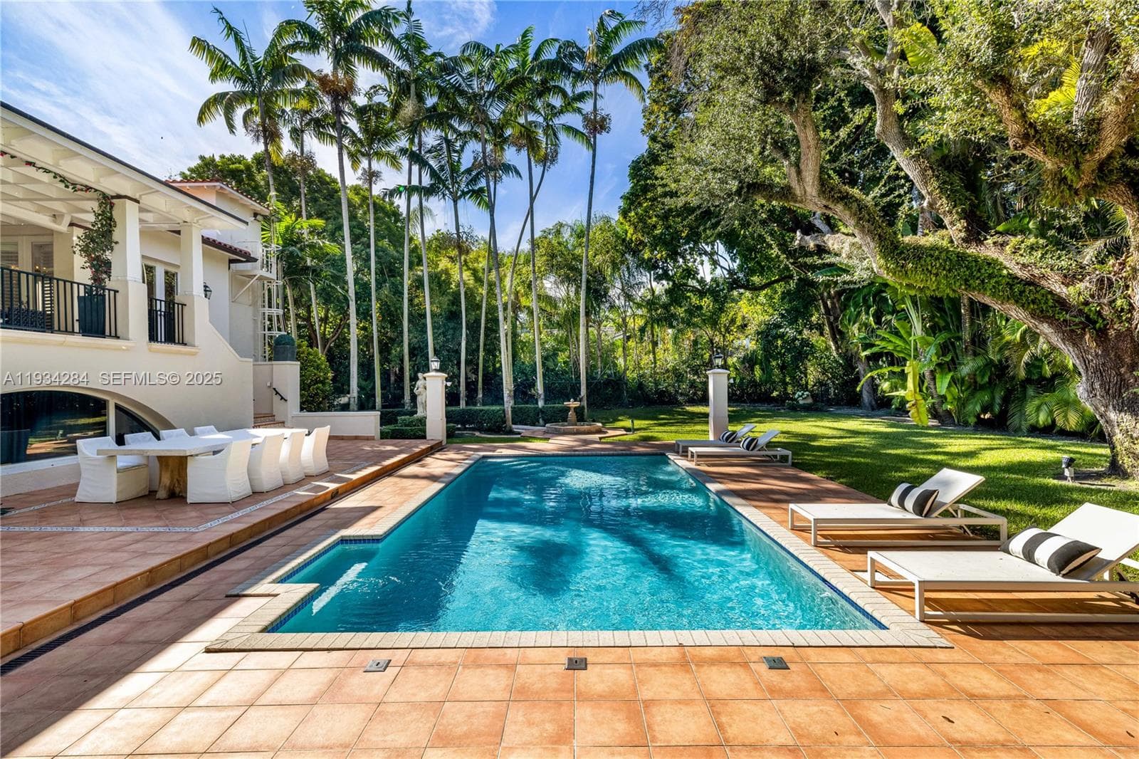 8000 Los Pinos Blvd, Coral Gables FL 33143 — 31