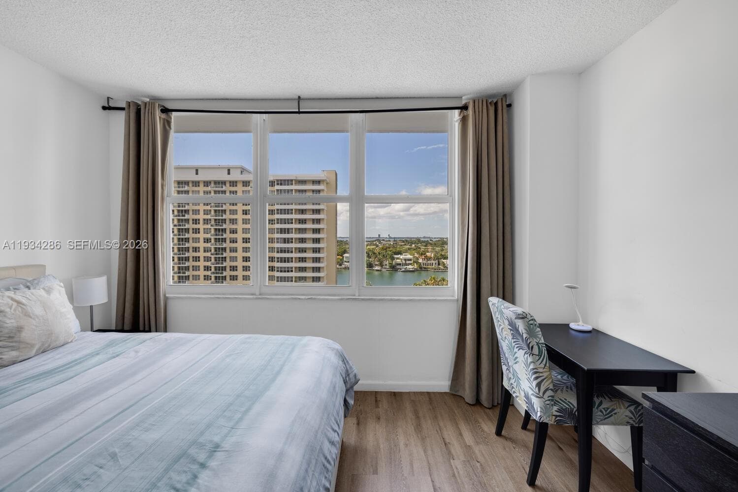 5601 Collins Ave # 1019, Miami Beach FL 33140 — 27