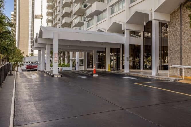 5601 Collins Ave # 1019, Miami Beach FL 33140 — 9