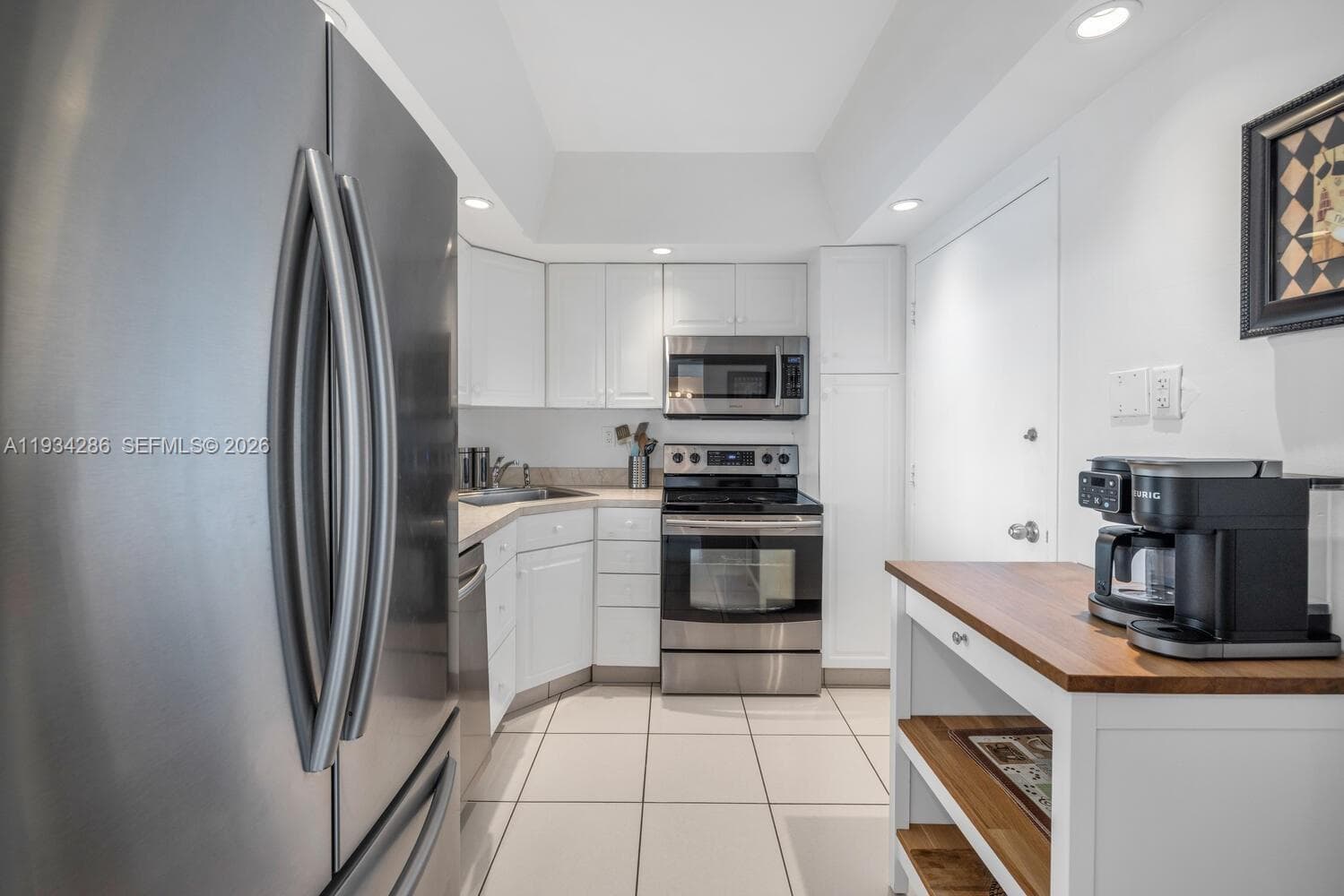 5601 Collins Ave # 1019, Miami Beach FL 33140 — 21
