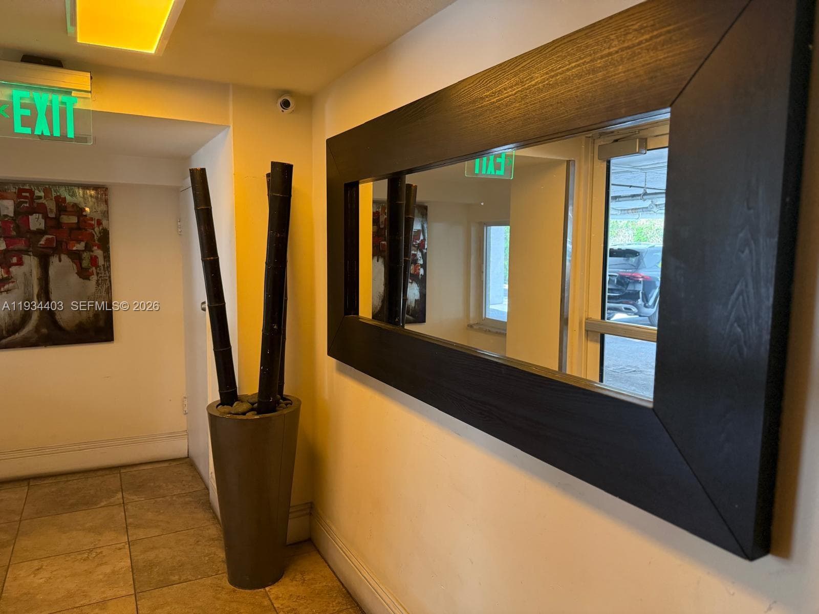 910 Michigan Ave # 305, Miami Beach FL 33139 — 2