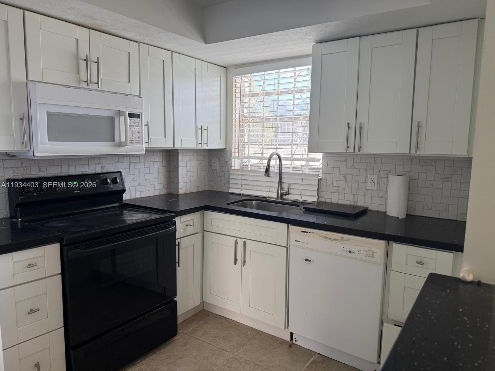 910 Michigan Ave # 305, Miami Beach FL 33139 — 4