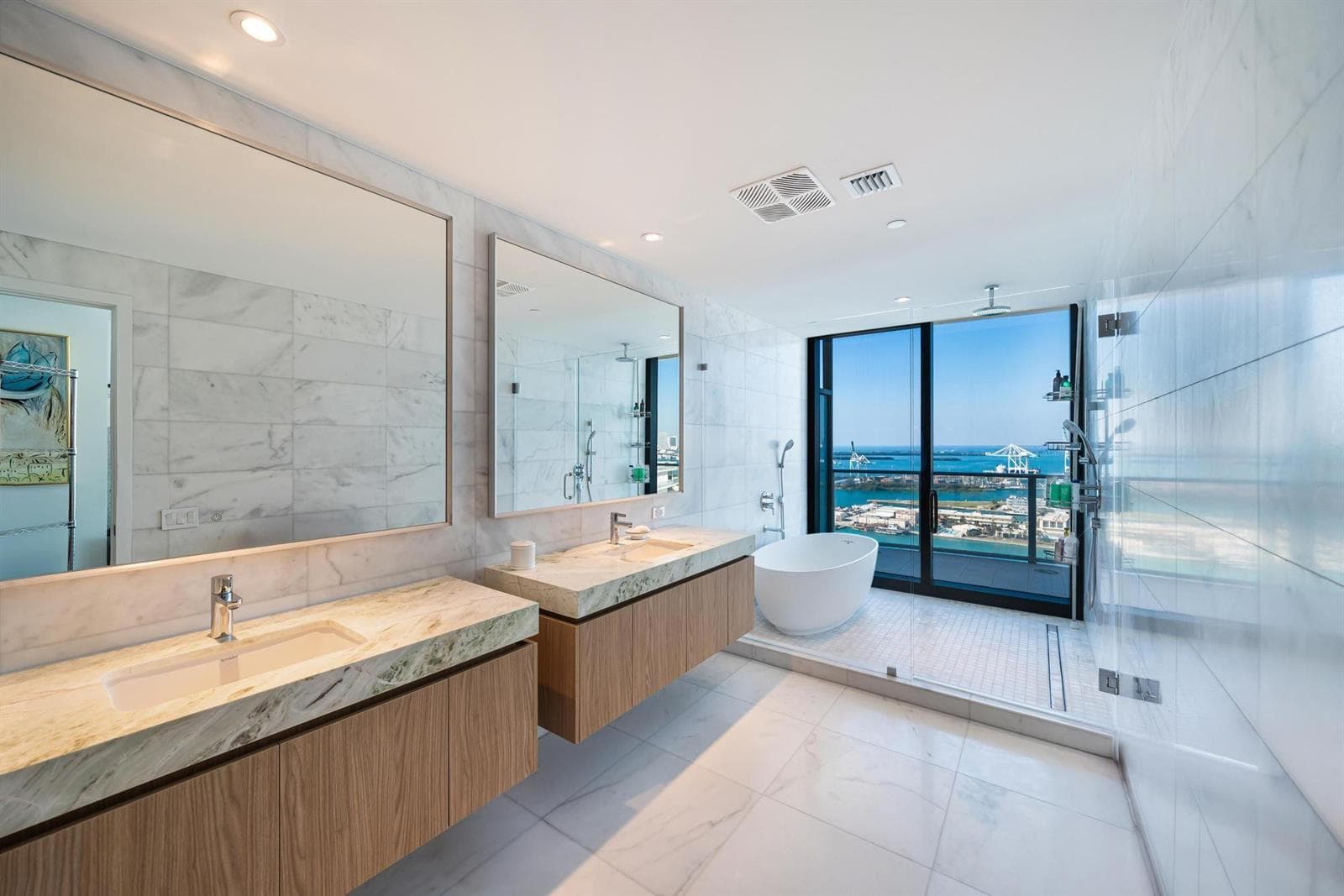 500 Alton # 2702, Miami Beach FL 33139 — 23