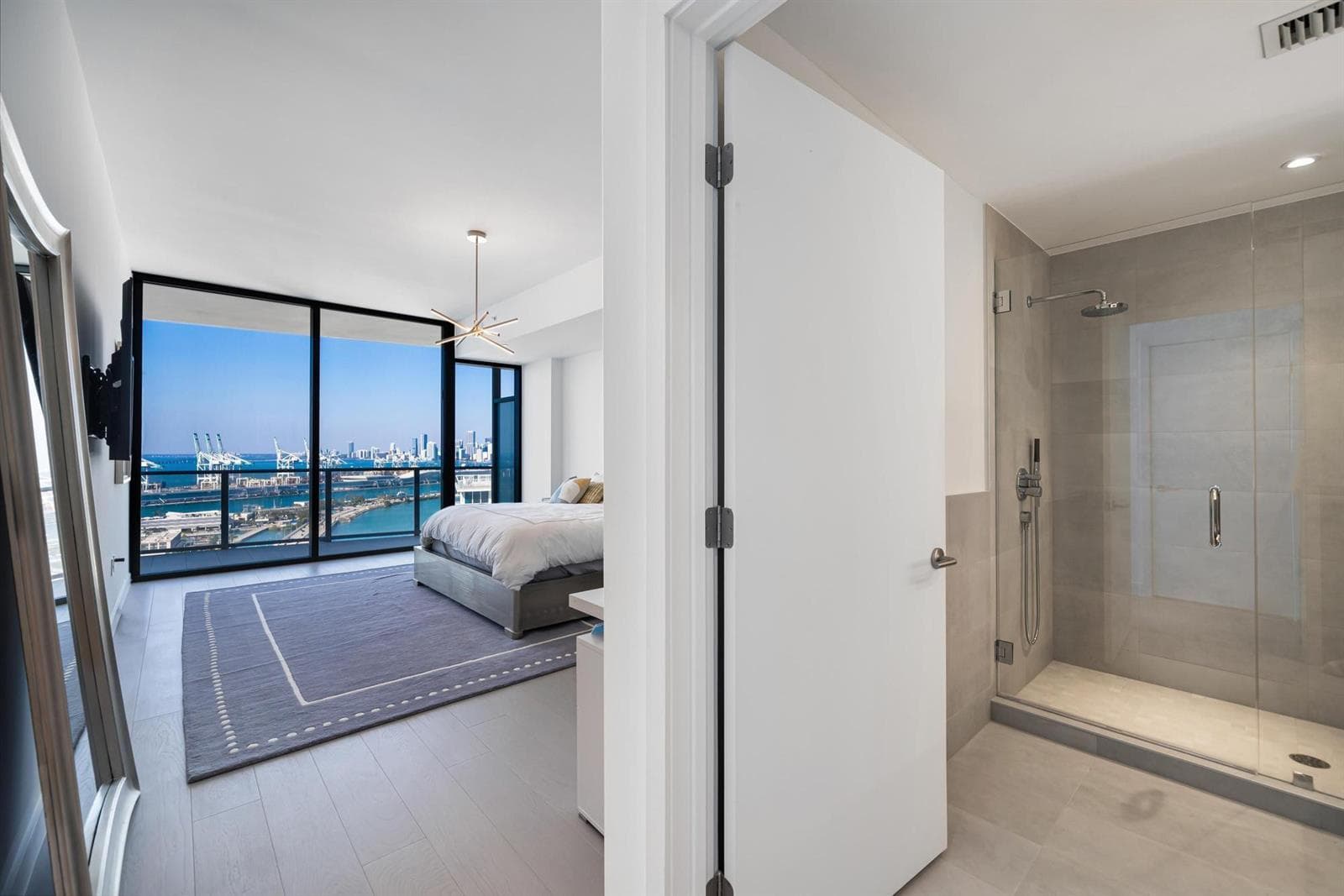 500 Alton # 2702, Miami Beach FL 33139 — 17