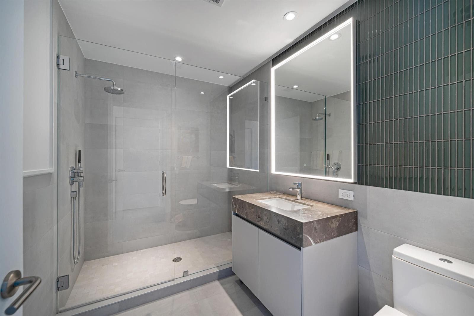500 Alton # 2702, Miami Beach FL 33139 — 16
