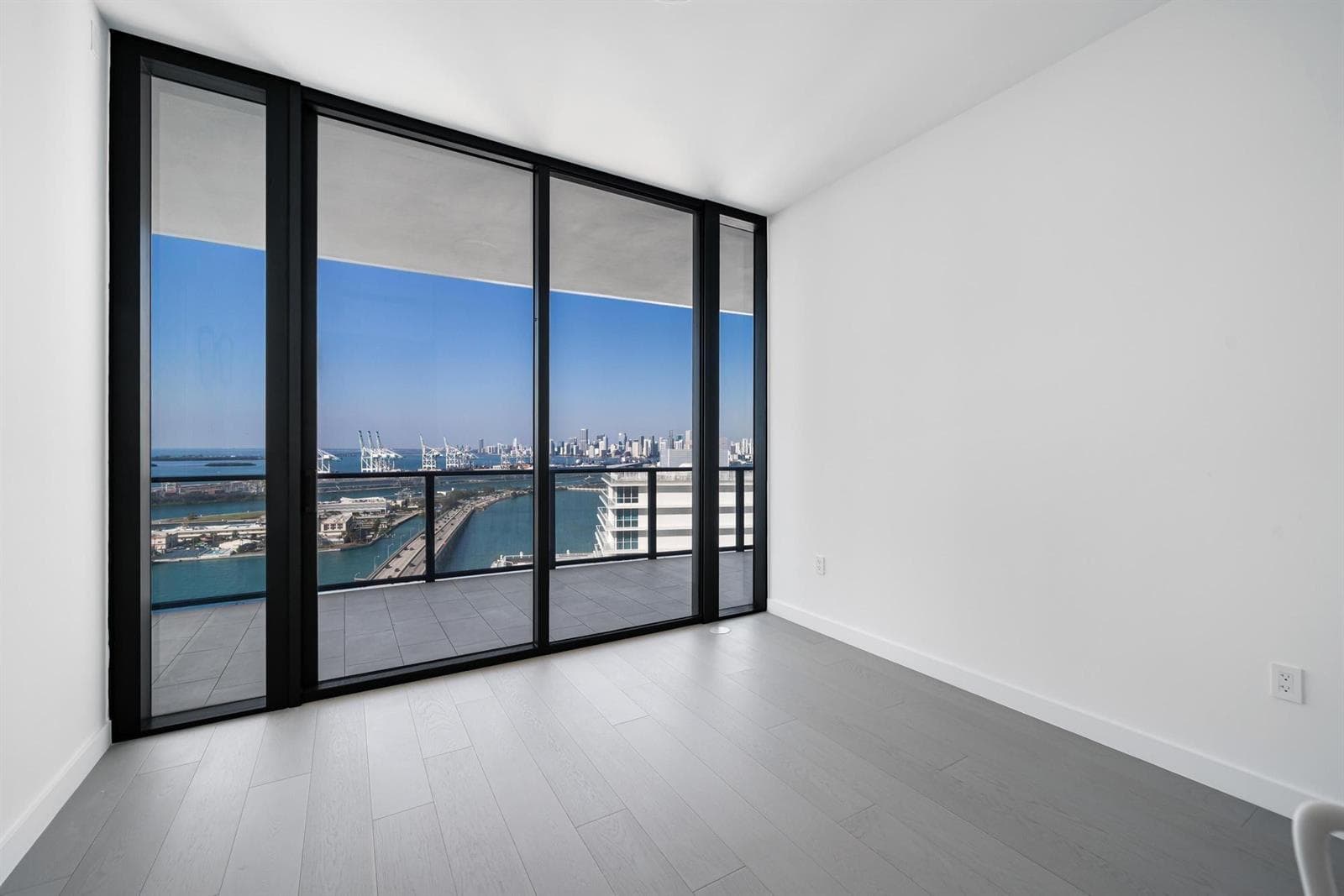 500 Alton # 2702, Miami Beach FL 33139 — 12