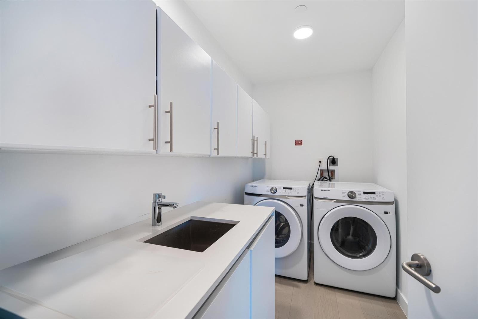 500 Alton # 2702, Miami Beach FL 33139 — 9