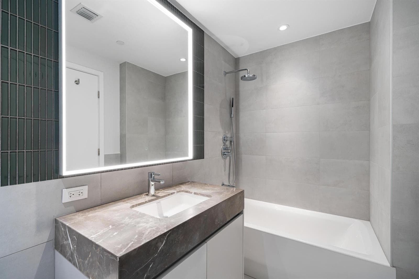 500 Alton # 2702, Miami Beach FL 33139 — 11