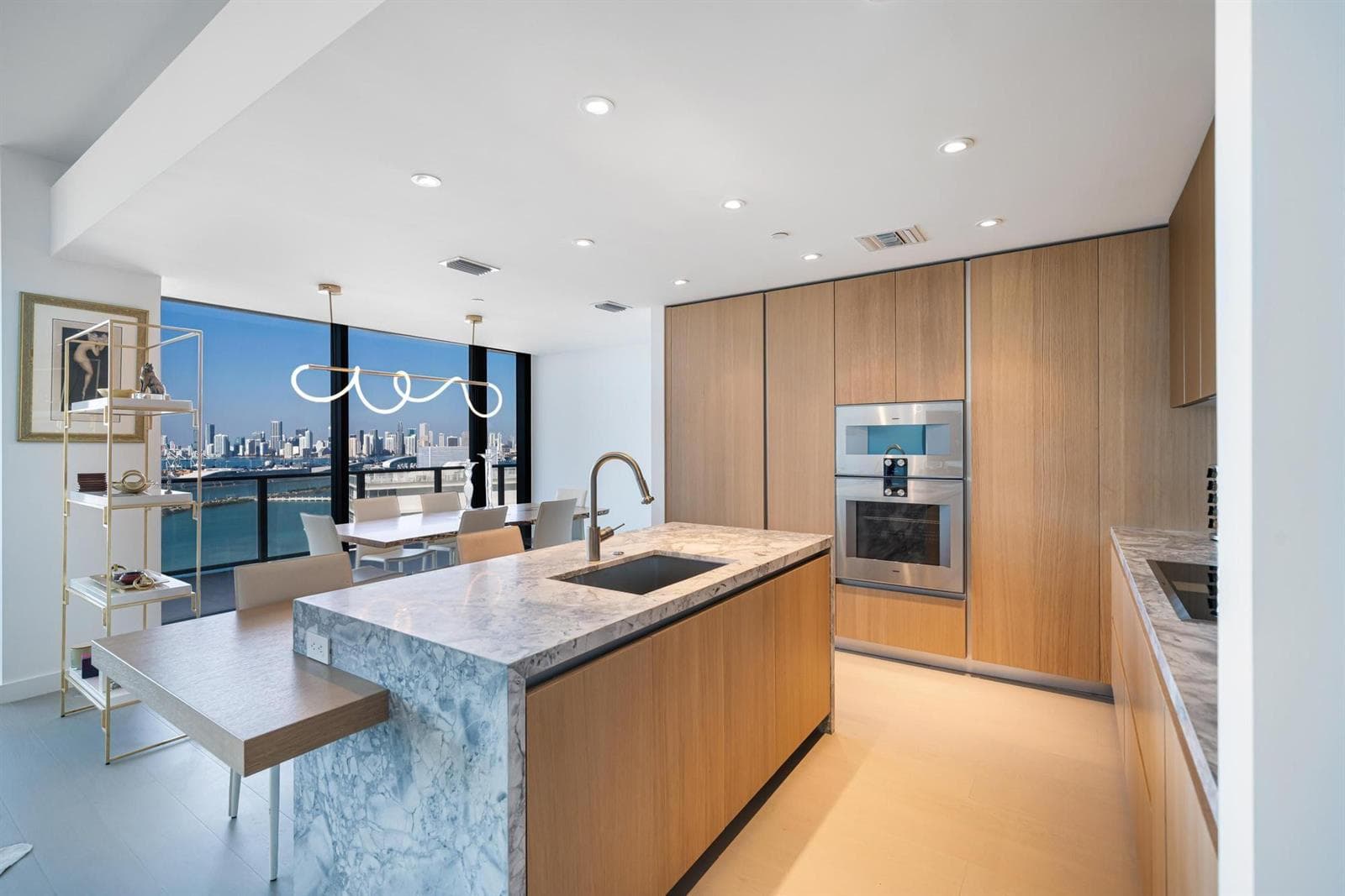 500 Alton # 2702, Miami Beach FL 33139 — 4