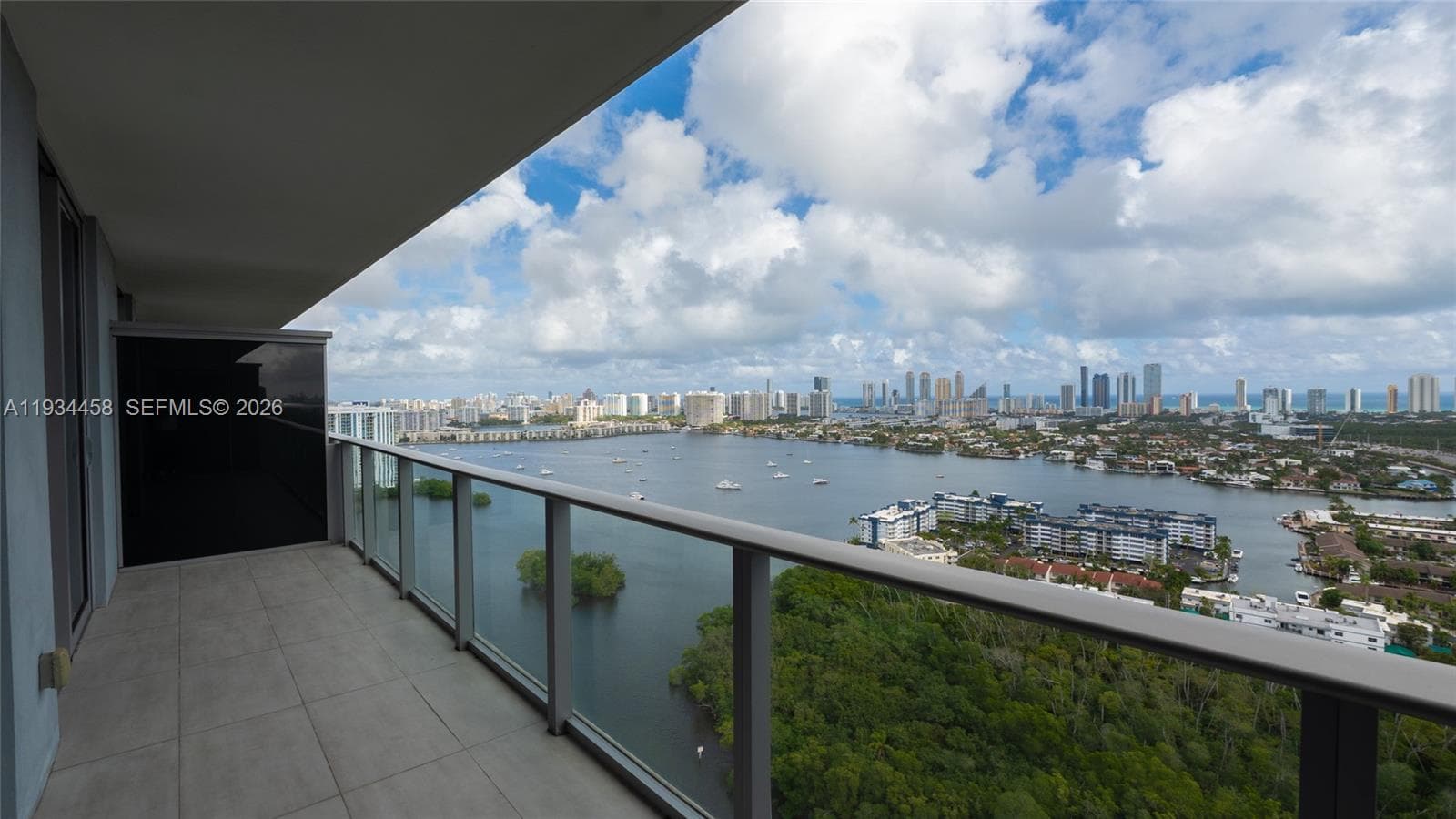 16385 Biscayne Blvd # 3117, North Miami Beach FL 33160 — 2
