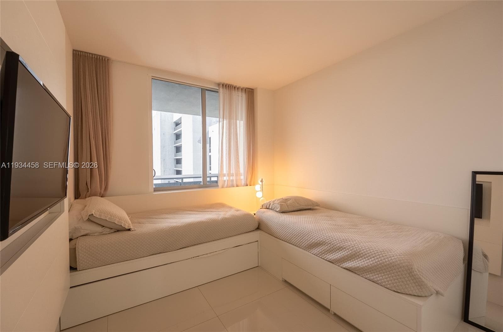 16385 Biscayne Blvd # 3117, North Miami Beach FL 33160 — 17