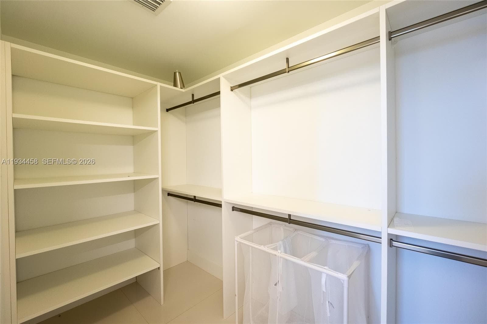 16385 Biscayne Blvd # 3117, North Miami Beach FL 33160 — 16